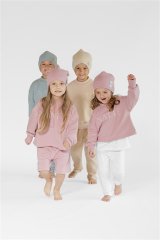 Rastúca dvojvrstvová čiapka s logom AT